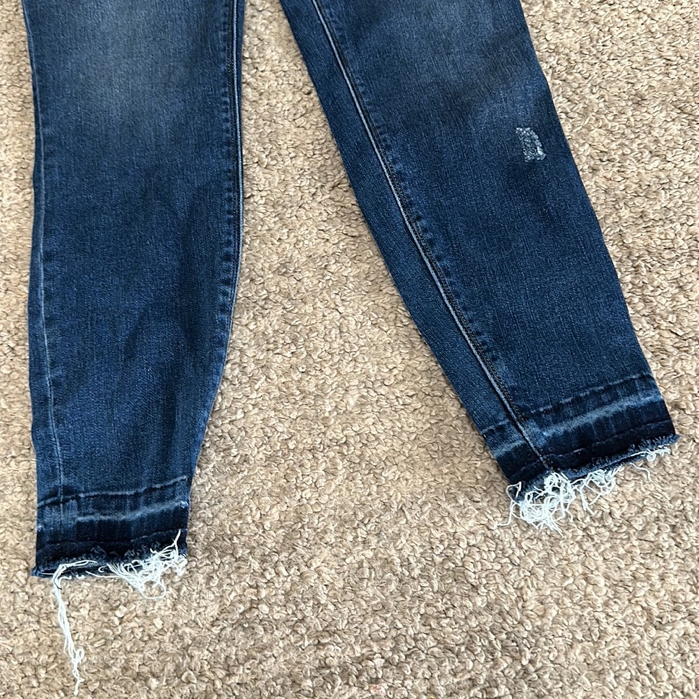 Spanx High Rise Pull On Skinny Jeans Medium Wash with Raw Hem Size Small - Picture 2 of 6